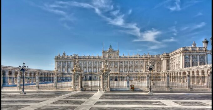 Skip-the-Line Royal Palace of Madrid and Guided Walking Tour - Guided by Expert Art Historian