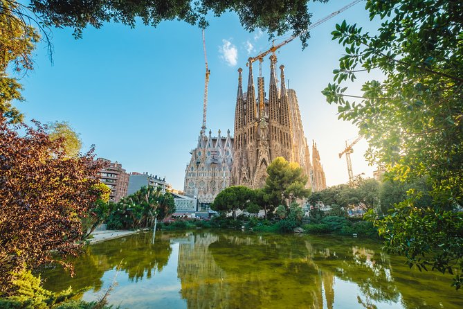 Skip The Line Sagrada Familia Small Group Tour - Accessibility and Additional Info