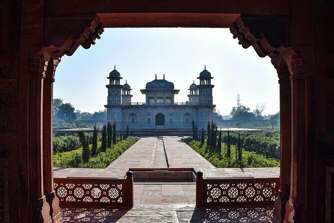 Skip the Line Taj Mahal and Agra Fort with 5*Star Lunch - The Sum Up