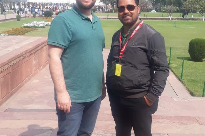 Skip-The-Line Taj Mahal Entrance Ticket With Guide and Car - Exploring the Taj Mahal