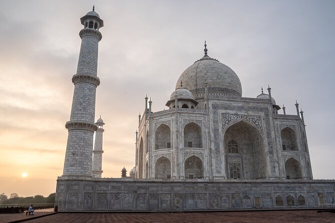 Skip the Line Taj Mahal Guided Tour - Professional Local Tour Guide