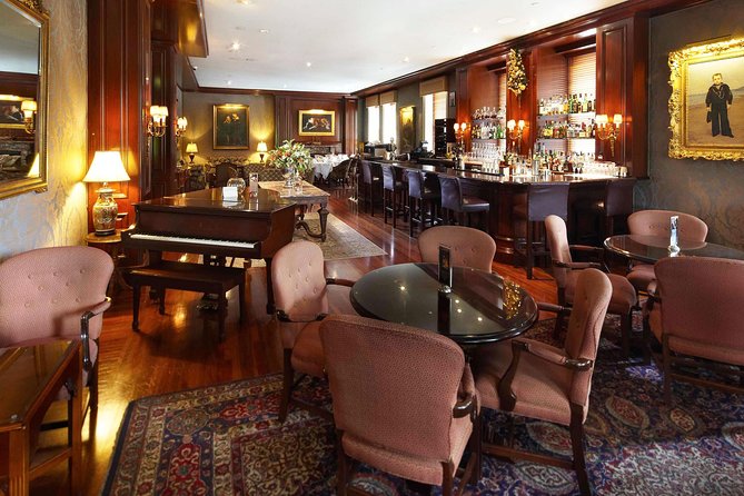 Skip the Line: The Gentleman Magician at Sir Stamford at Circular Quay Ticket - Location and Duration