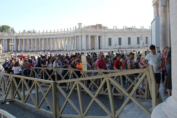 Skip-the-Line Tickets to Vatican Museum and Sistine Chapel - Exploring the Sistine Chapel