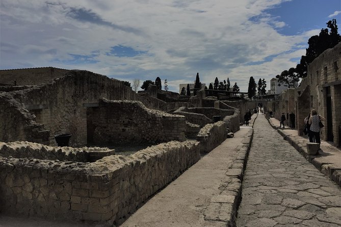 Skip-The-Line Tour for Kids of Herculaneum With Children-Friendly Guide - What to Expect