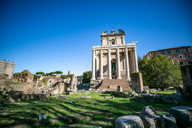 Skip-The-Line Tour of Rome Colosseum and Forums With Local Guide - Explore the Iconic Colosseum
