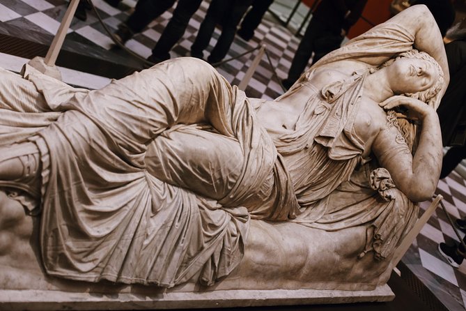 Skip-the-line Uffizi Gallery Florence Guided Museum Tour - Semi-Private 8ppl Max - Meeting and Accessibility