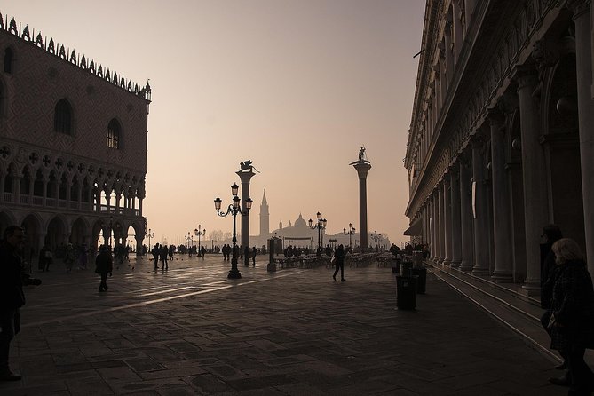 Skip the Line Venice Doges Palace and St. Marks Basilica Tour - Crossing the Bridge