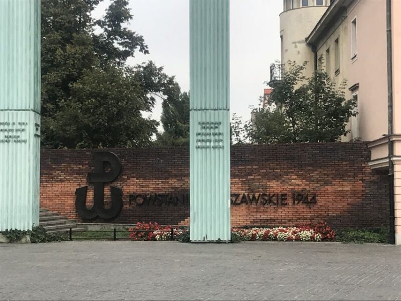 Skip-the-Line Warsaw Royal Castle Private Guided Tour - Guided Experience