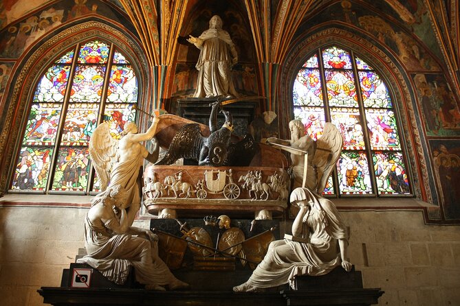 Skip-the-Line Wawel Castle Chambers Private Tour - Important Information