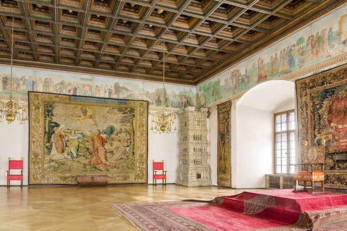 Skip-the-Line Wawel Castle Chambers Private Tour - Important Information