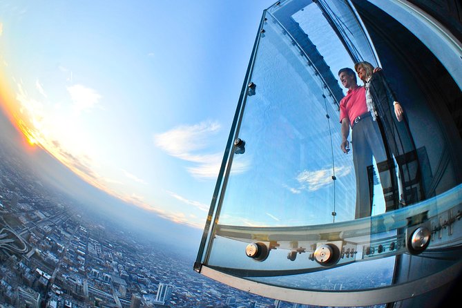 Skydeck Chicago Pie in the Sky Dining Experience - Accessibility and Location