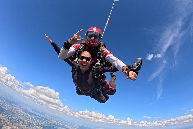 Skydive Tandem - São Paulo - Brazil - Scenic Flight and Parachuting