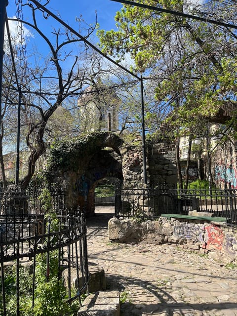 Slavery in Romania:Myths and Truths on Gypsies, Walking Tour - Cismigiu Gardens and Roma Truths