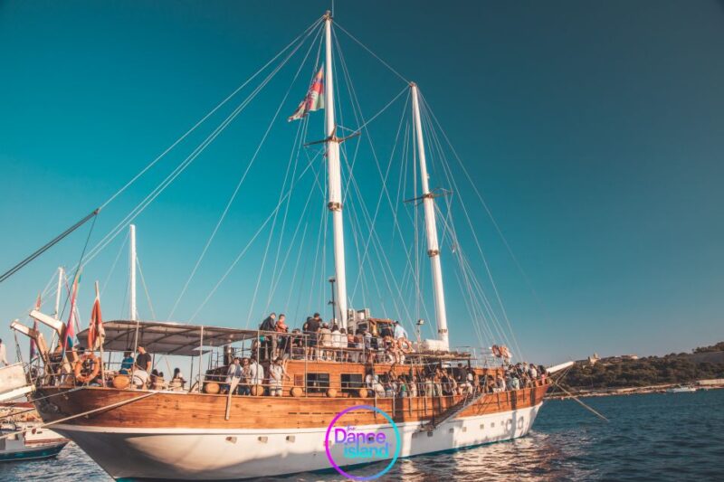 Sliema: Sailboat Party With an Open Bar, Food, and Swimming - Itinerary Details