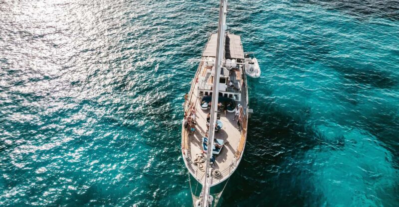 Sliema: Three Bay Cruise With Lunch & Optional Transfers - On-board Amenities