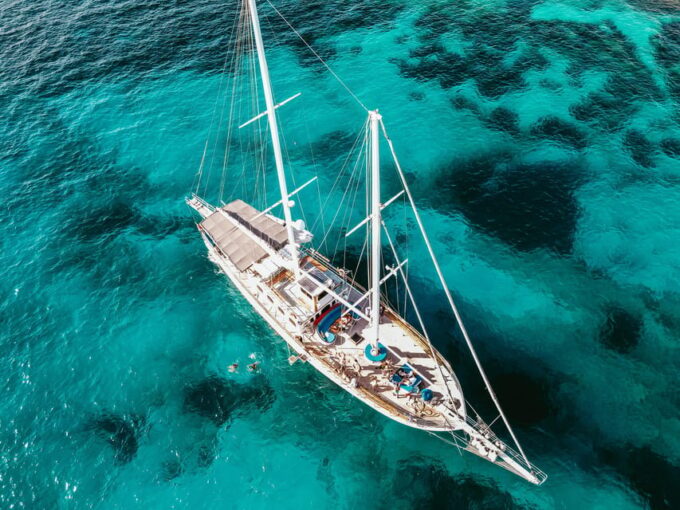 Sliema: Three Bay Cruise With Lunch & Optional Transfers - Lunch and Beverages Included