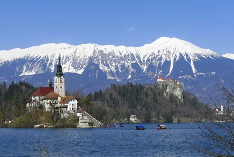 Slovenias Lakes, Nature and Waterfall - Pickup and Itinerary