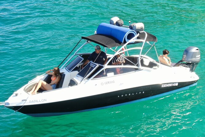 Small Boat Rental in Cabo - Yamaha 28ft. - Boat Specifications and Features