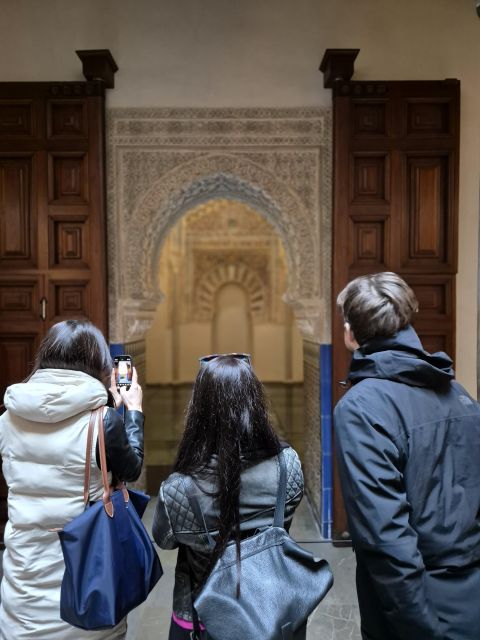Small Group Albaicin & Granada Historic Center Walking Tour - Experience Details