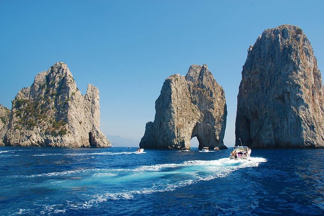 Small Group Boat Tour to Sorrento Coast, Capri & Blue Grotto - Open Bar and Refreshments