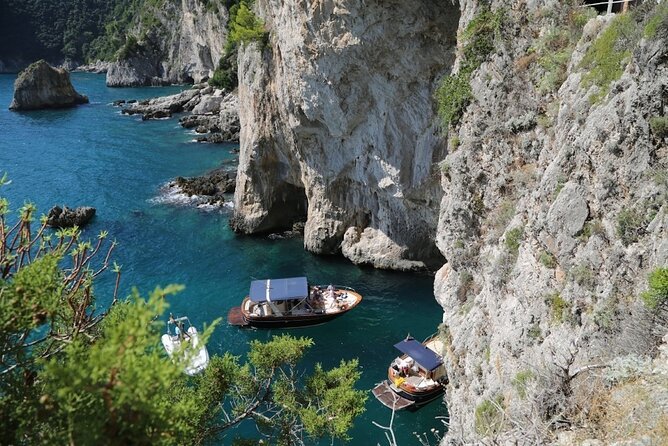 Small Group Boat Tour to Sorrento Coast, Capri & Blue Grotto - Small Group Experience