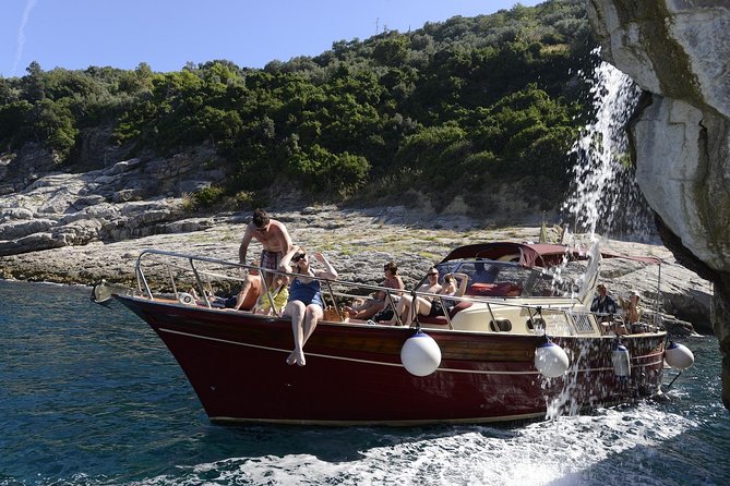 Small Group Boat Tour to Sorrento Coast, Capri & Blue Grotto - Meeting and Pickup Details