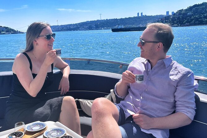 Small-Group Bosphorus Yacht Cruise in Istanbul - Inclusions and Amenities