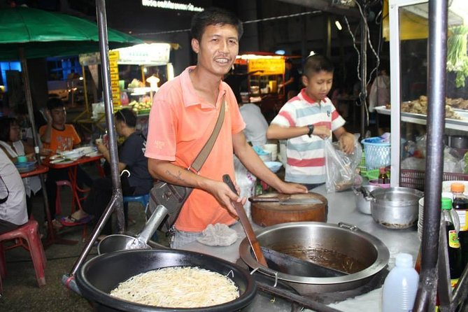 Small-Group Chiang Mai Evening Street Food Tour - Review Highlights