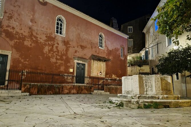 Small Group: Corfu Evening Walking Tour With a Glass of Wine - Inclusions