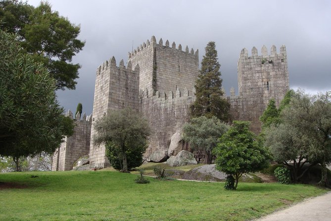 Small Group Day Trip to Braga and Guimarães With Lunch Included - Meeting Details