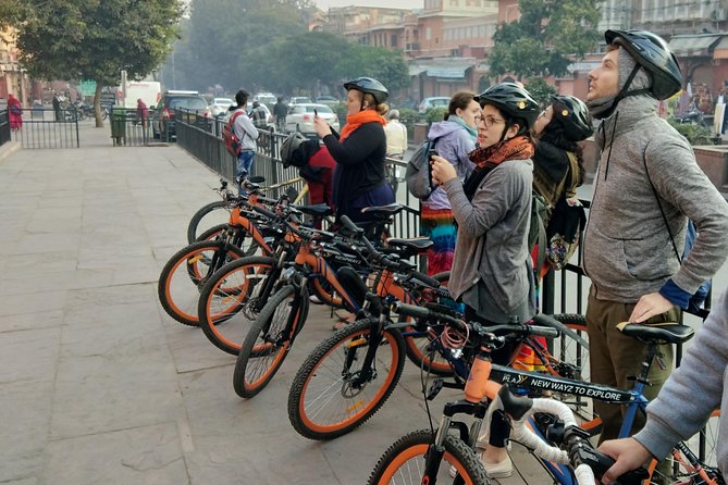 Small-Group Early Morning Pink City Bike Tour - Itinerary