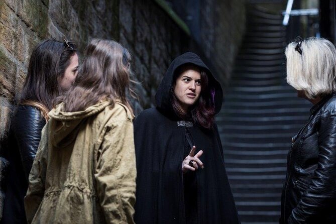 Small Group Edinburgh Night Walking Tour With Underground Vaults - Tour Overview