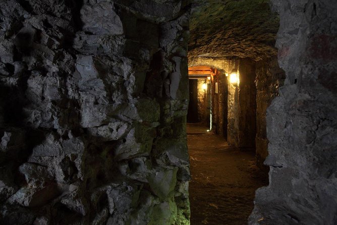 Small Group Edinburgh Night Walking Tour With Underground Vaults - Reviews and Ratings
