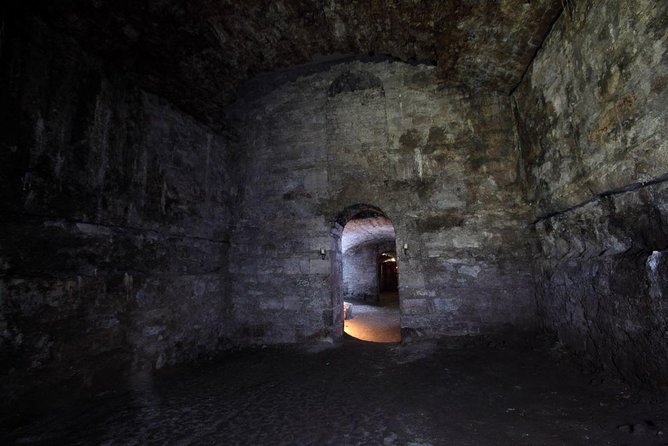 Small Group Edinburgh Underground Vaults Historical Walk - Overview of the Edinburgh Vaults