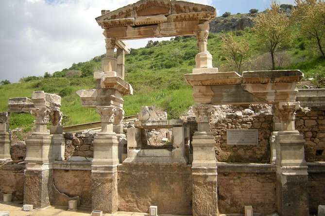 Small Group Ephesus Tour for Cruise Customer - Exploring the Ancient City