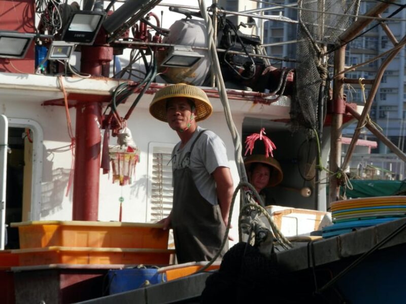 Small Group Food & Cultural Tour of Aberdeen Fishing Village - Tour Experience