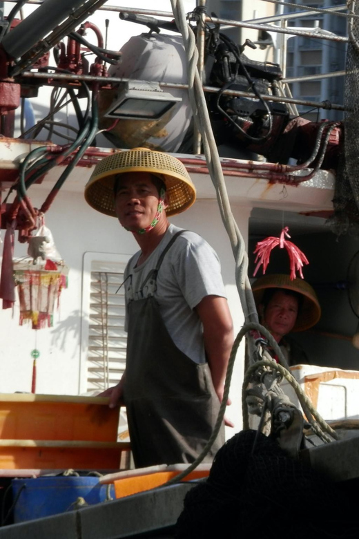 Small Group Food & Cultural Tour of Aberdeen Fishing Village - Transportation Recommendations