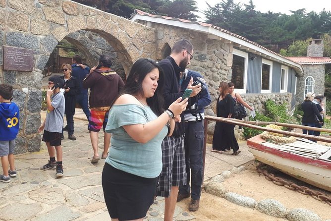 Small Group Full-Day Tour to Isla Negra, San Alfonso Del Mar, and Pomaire - Pickup Information