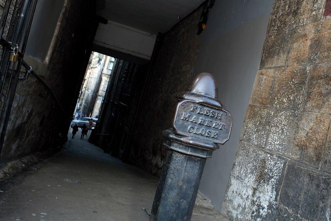 Small Group Ghostly Underground Vaults Tour in Edinburgh - Award-winning Local Storytellers