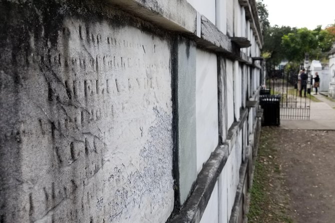 Small-Group Glamorous Garden District Tour - Exploring the Garden District