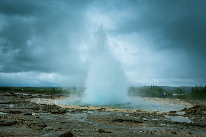 Small Group Golden Circle Experience With Geothermal Bakery - Tour Guide Expertise