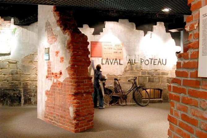 Small Group Guided D-Day Tour and Mémorial De Caen Museum - Historic Locations