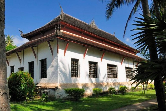Small Group Half Day Luang Prabang City Tour - Royal Palace and Temples