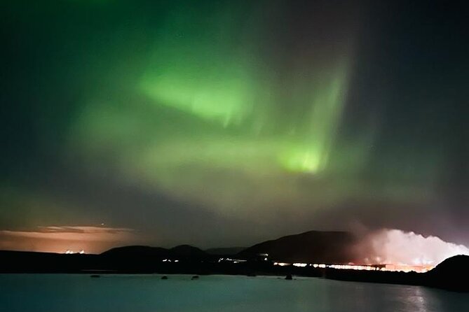 Small Group Hunting for the Northern Lights in Reykjavík Engus - Support Resources