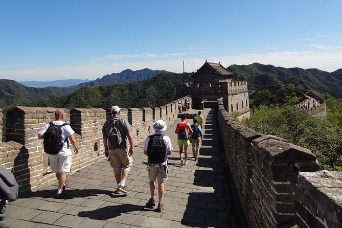Small Group-Jinshanling Great Wall 1-Day Tour - Authentic Chinese Lunch Experience