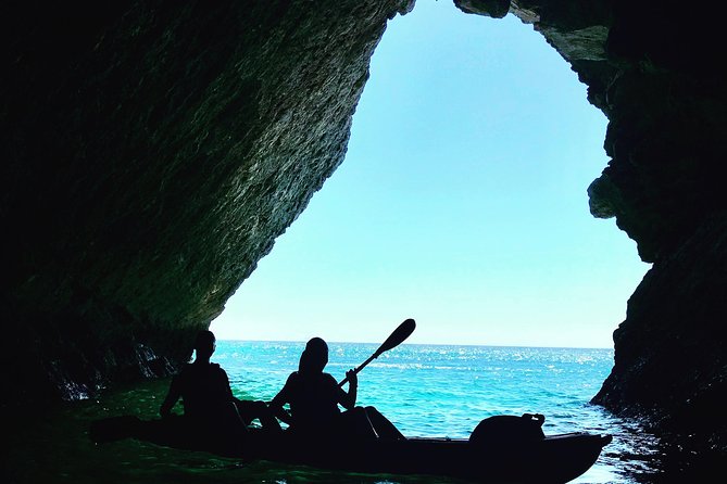 Small Group Kayak Tour to Arrábida Beaches With Lunch From Lisbon - Tour Participant Restrictions