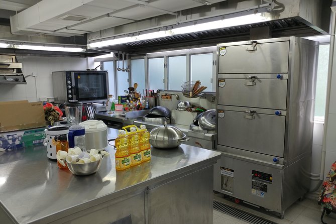 Small Group Local Market Walking Tour and Chinese Cooking Class in Hong Kong - Good To Know