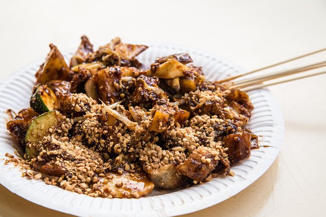 Small Group: Michelin and Local Hawker Food Tour - Insider Insights Into Singaporean Food