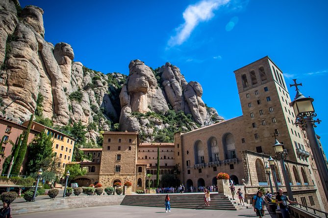 Small Group Montserrat Tour & Winery Visit With Farmhouse Lunch - Penedes Winery Tour and Tasting