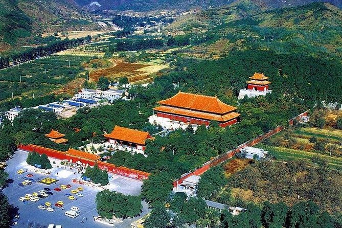 Small Group Mutianyu Great Wall and Ming Tombs Tour With Cable Car and Lunch - Group Size